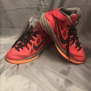 Nike Hyperdunk 2014 size 6Y/7.5W